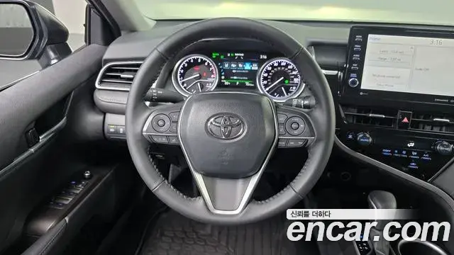 Toyota Camry 2024 — Şəkil 26/33