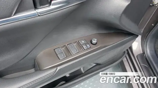 Toyota Camry 2024 — Şəkil 14/33