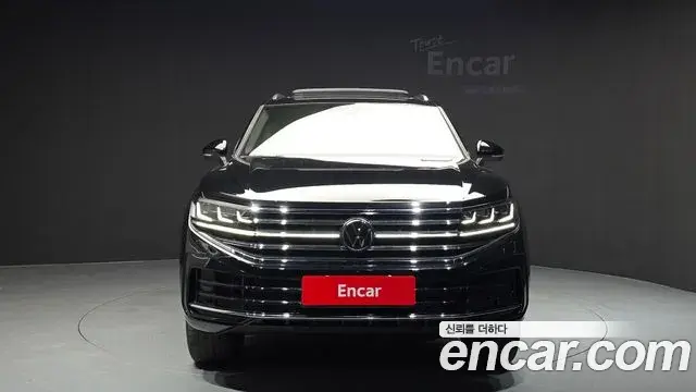 Volkswagen Touareg 2024 — ფოტო 33/34