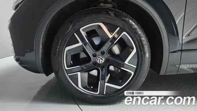 Volkswagen Touareg 2024 — ფოტო 16/34