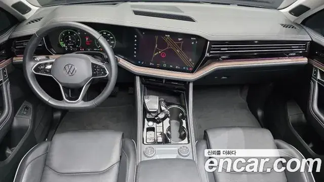 Volkswagen Touareg 2024 — ფოტო 25/34