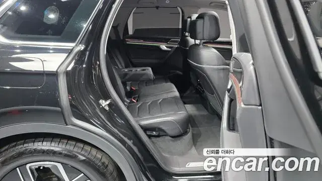 Volkswagen Touareg 2024 — ფოტო 27/34