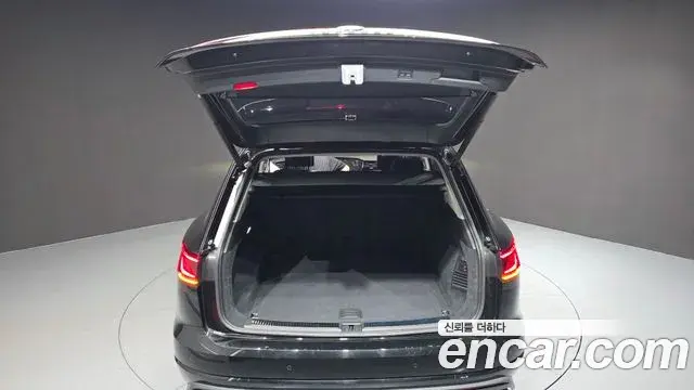 Volkswagen Touareg 2024 — ფოტო 26/34
