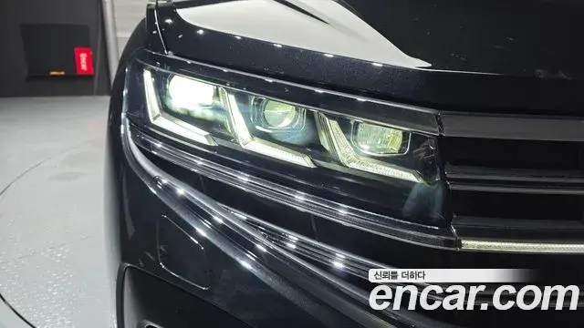 Volkswagen Touareg 2024 — ფოტო 17/34