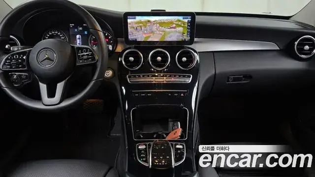 Mercedes-Benz C-Class 2019 — Photo 18/31