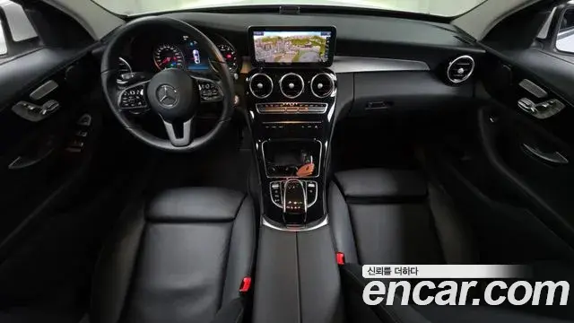 Mercedes-Benz C-Class 2019 — Photo 3/31
