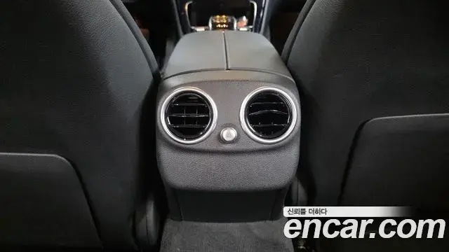 Mercedes-Benz C-Class 2019 — Photo 29/31
