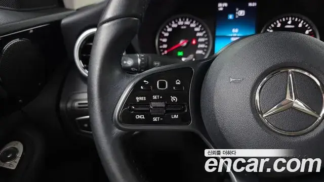 Mercedes-Benz C-Class 2019 — Photo 4/31