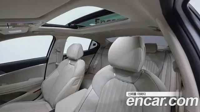 Genesis G70 2022 — Photo 19/35