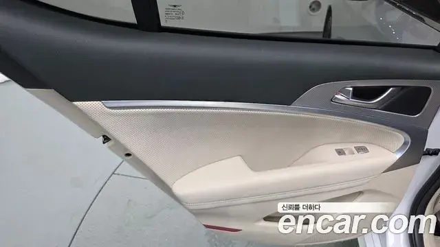 Genesis G70 2022 — Photo 23/35