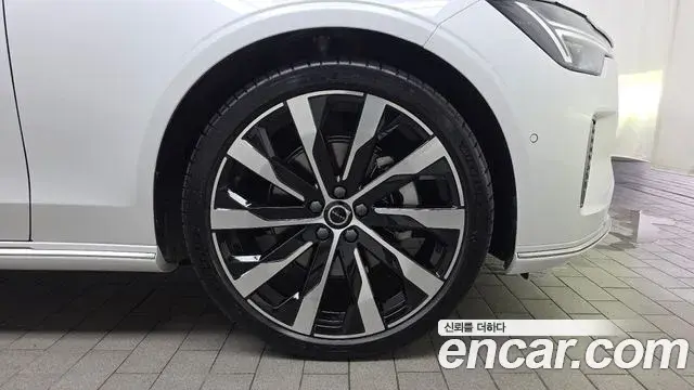 Volvo S90 2025 — Şəkil 32/37
