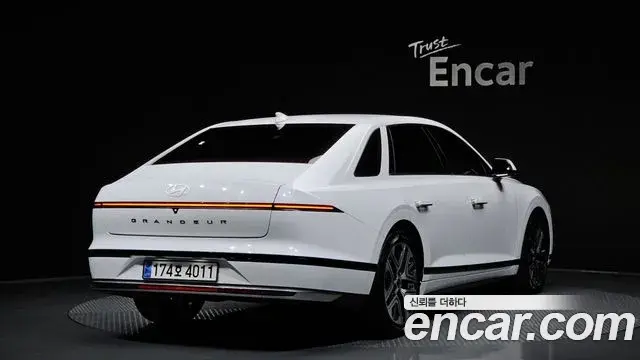 Hyundai Grandeur Hybrid 2023 — Şəkil 30/31
