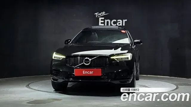 Volvo XC60 2021 — Фото 3/20