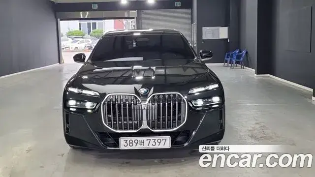 BMW 7 Series 2024 — ფოტო 18/18
