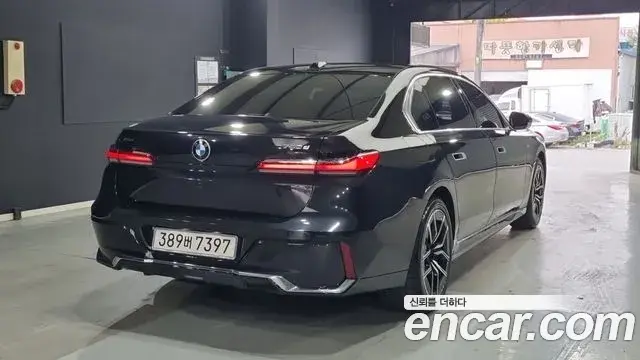 BMW 7 Series 2024 — ფოტო 5/18