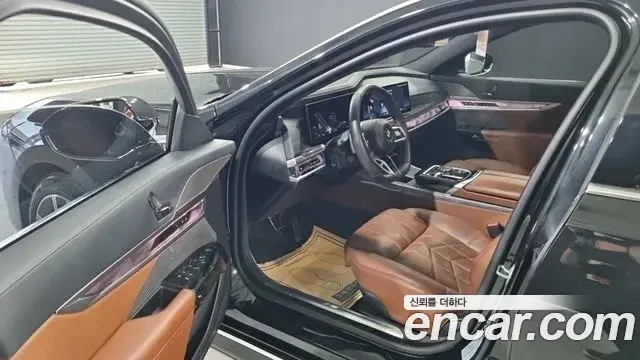 BMW 7 Series 2024 — ფოტო 12/18