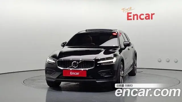 Volvo V60 Cross Country 2021 — Photo 15/34
