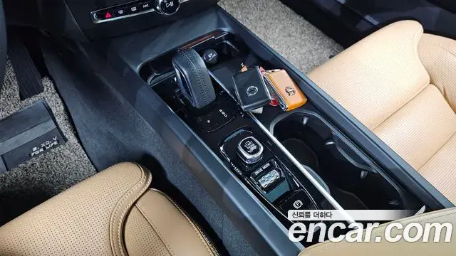 Volvo V60 Cross Country 2021 — Photo 29/34
