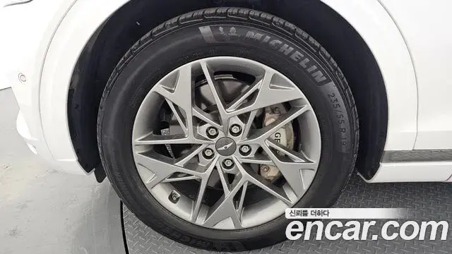 Genesis GV70 2022 — ფოტო 19/33