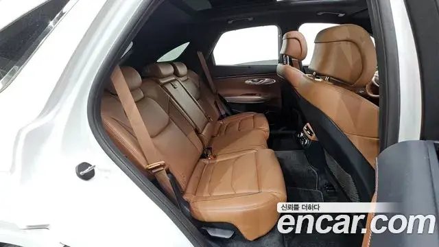 Genesis GV70 2022 — ფოტო 25/33