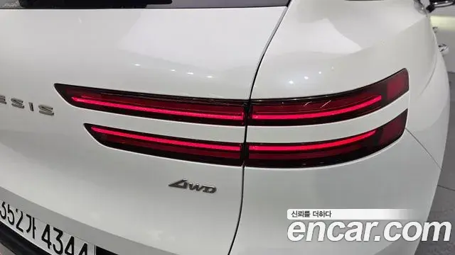 Genesis GV70 2022 — ფოტო 32/33