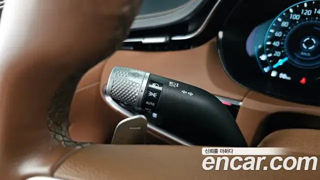 Genesis GV70 2022 — ფოტო 27/33