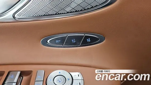 Genesis GV70 2022 — ფოტო 15/33
