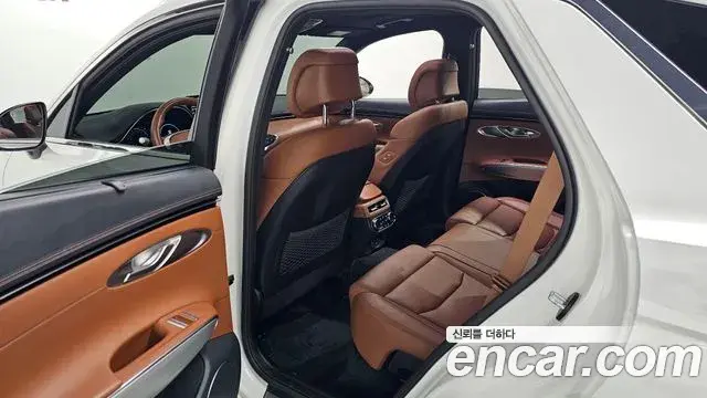 Genesis GV70 2022 — ფოტო 13/33