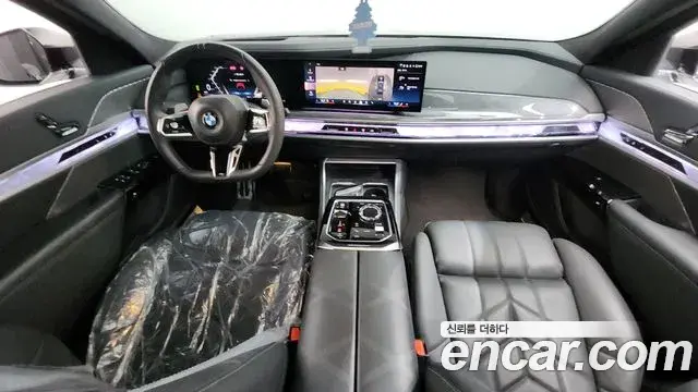 BMW 7 Series 2023 — Photo 13/35