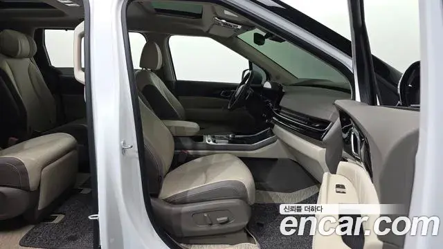 Kia Carnival 2024 — Photo 20/35