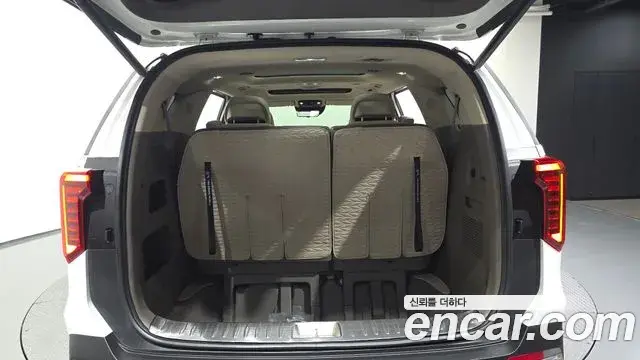 Kia Carnival 2024 — Photo 31/35