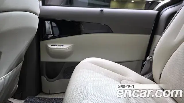 Kia Carnival 2024 — Photo 21/35