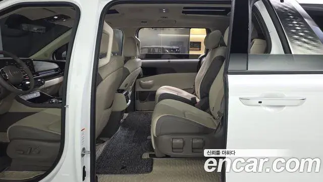 Kia Carnival 2024 — Photo 1/35