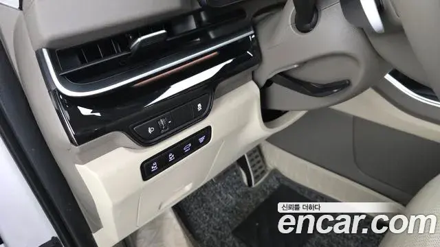 Kia Carnival 2024 — Photo 25/35