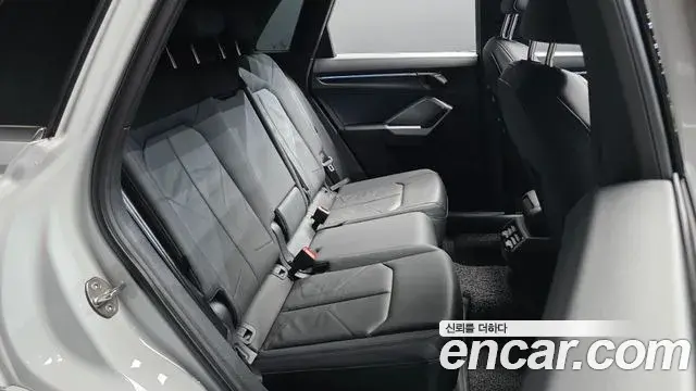 Audi Q3 2023 — ფოტო 29/31
