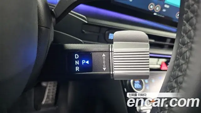 Hyundai Santa Fe 2025 — Photo 29/33