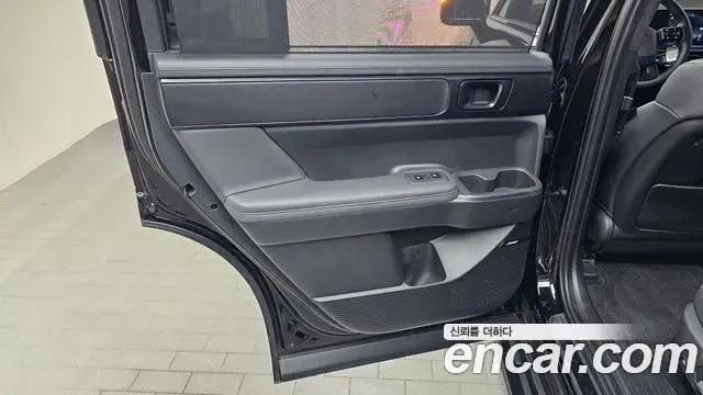 Hyundai Santa Fe 2025 — Photo 19/33