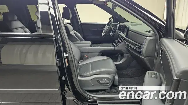 Hyundai Santa Fe 2025 — Photo 16/33