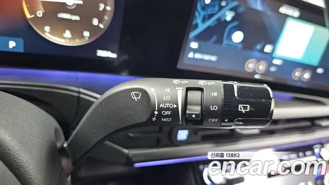 Hyundai Santa Fe 2025 — Photo 8/33