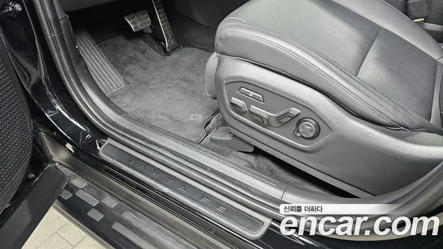 Hyundai Santa Fe 2025 — Photo 26/33