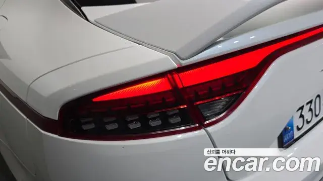 Kia Stinger Meister 2022 — Şəkil 32/33