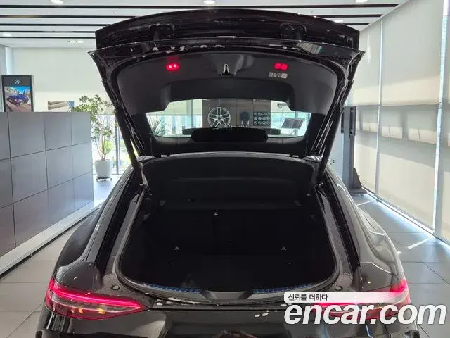 Mercedes-Benz AMG GT 2025 — Photo 2/18
