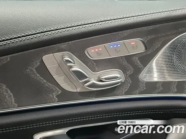 Mercedes-Benz AMG GT 2025 — Photo 3/18