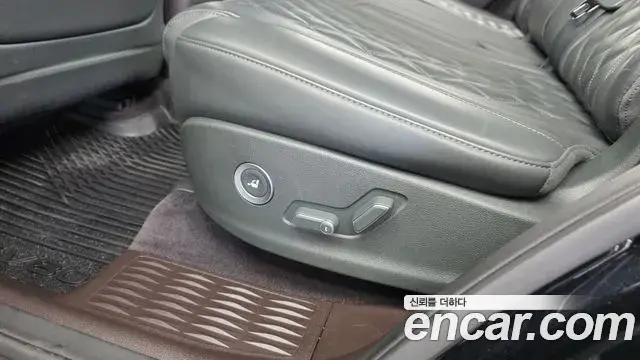 Genesis GV80 2020 — ფოტო 28/38