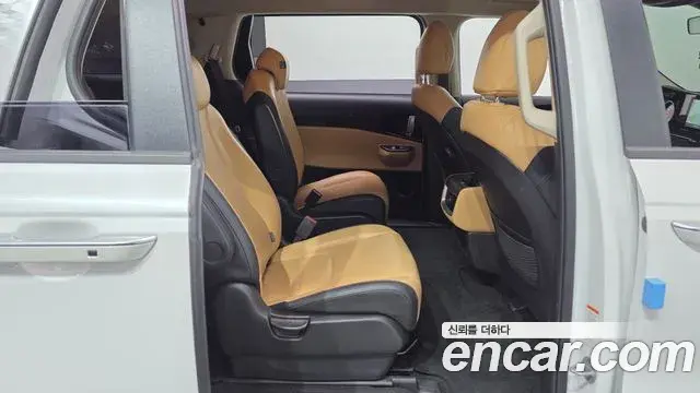Kia Carnival 2022 — Photo 11/20