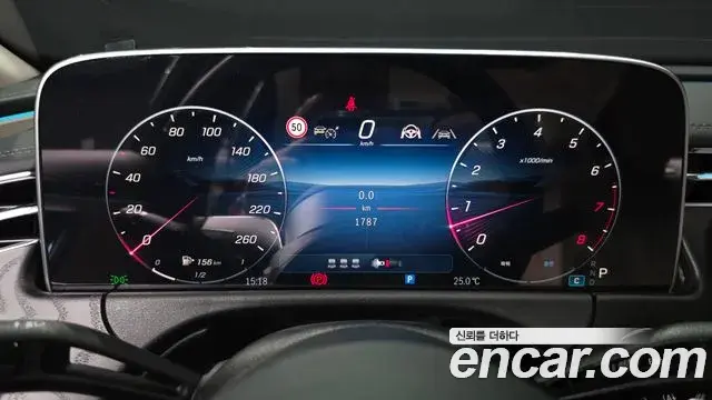 Mercedes-Benz E-Class 2025 — Фото 8/20