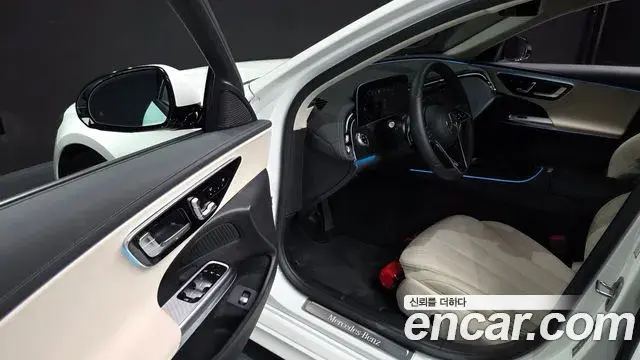 Mercedes-Benz E-Class 2025 — Фото 10/20