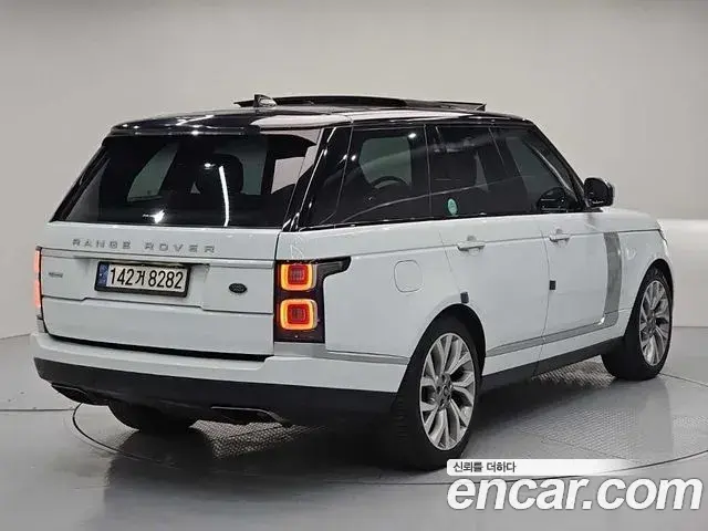 Land Rover Range Rover 2018 — Şəkil 8/18