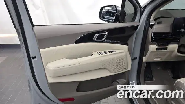 Kia Carnival 2024 — Photo 31/34