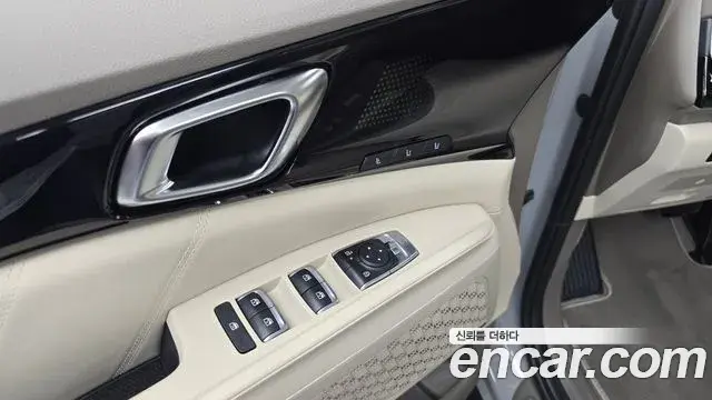 Kia Carnival 2024 — Photo 7/34
